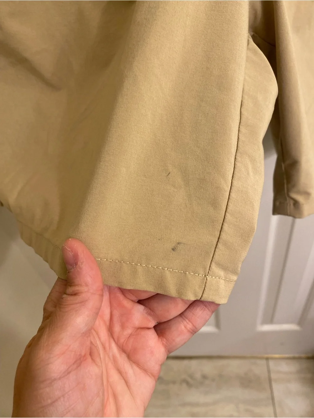 THE NORTH FACE TNF HYBRID ATHLETIC SHORTS MENS KHAKI SHORTS SIZE SMALL OUTDOORS
